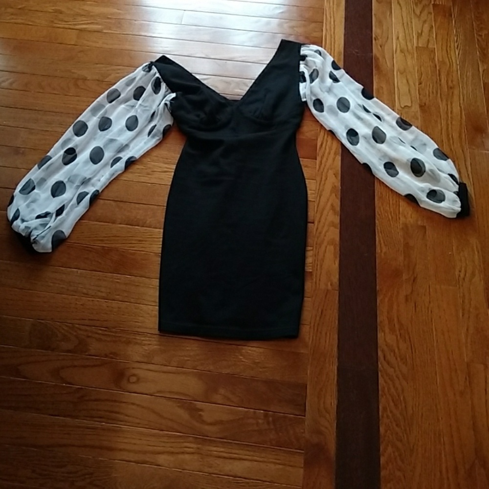 Dress - Picture 4 of 4